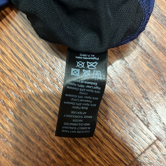 One piece Bathing suit - Picture 5 of 5